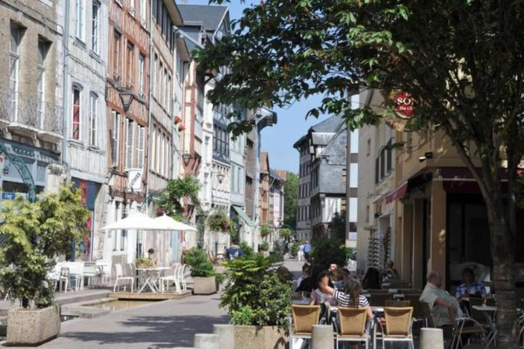 Sous Les Nuages Lägenhet Rouen Exteriör bild